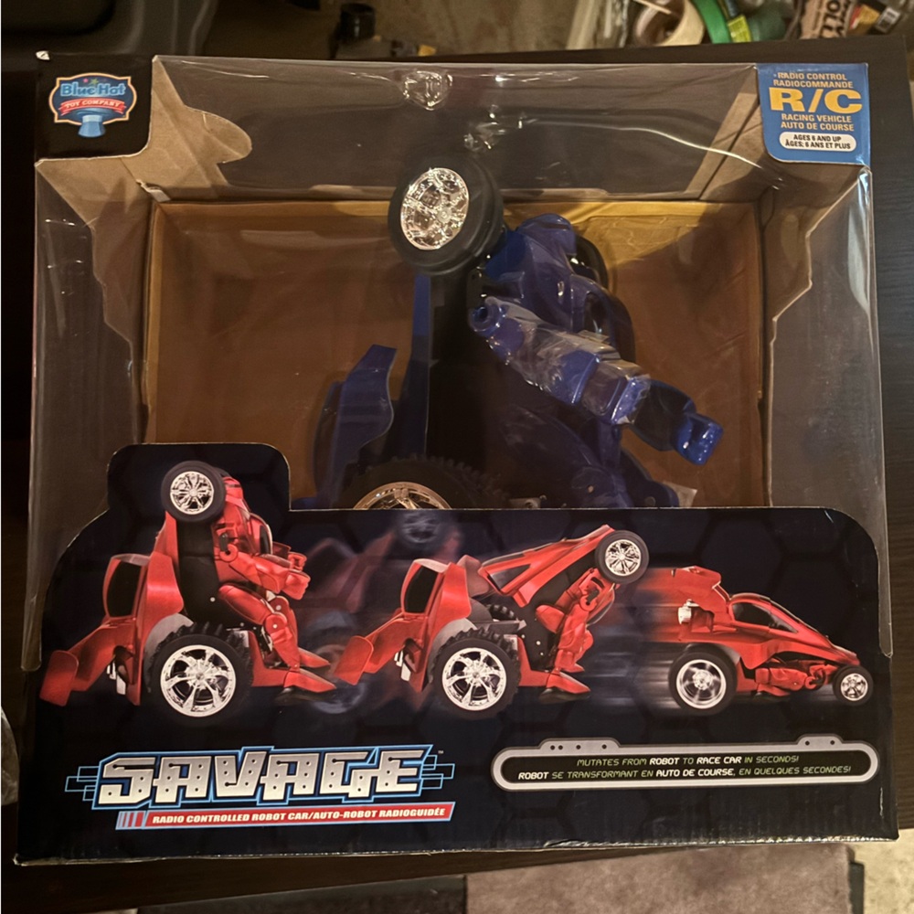 Savage RC Transforming Car - Blue
